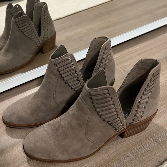 Vince Camuto Shoes - VINCE CAMUTO Pevista Bootie Suede